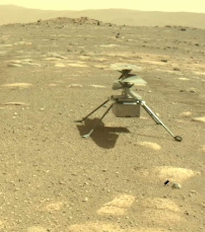 Mars Helicopter Ingenuity snaps 1st color photo on Red Planet