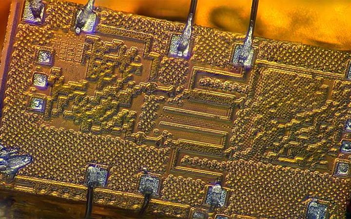 AI unveils strange chip designs, while discovering new functionalities