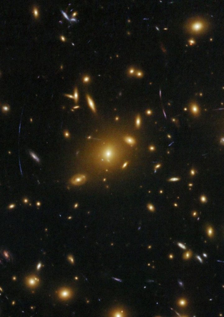 A Dragon Reveals Individual Stars From A Time When the Universe Was Half Its Present Age