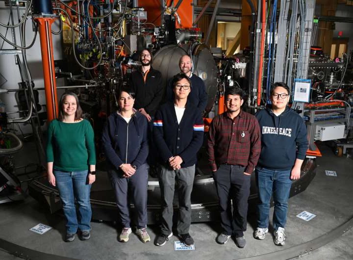 Peeling back the layers: Exploring capping effects on nickelate superconductivity