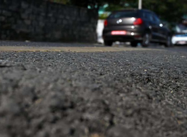 Rubbish roads: Nepal explores paving with plastic