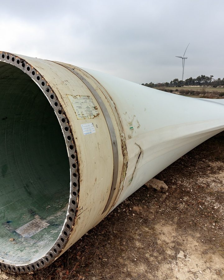Chinese tech repurposes retired wind turbine blades into asphalt for roads