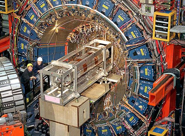 Weighing in on the W boson measurement conundrum