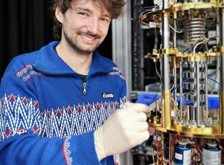 Physicists achieve fully optical readout of superconducting qubits