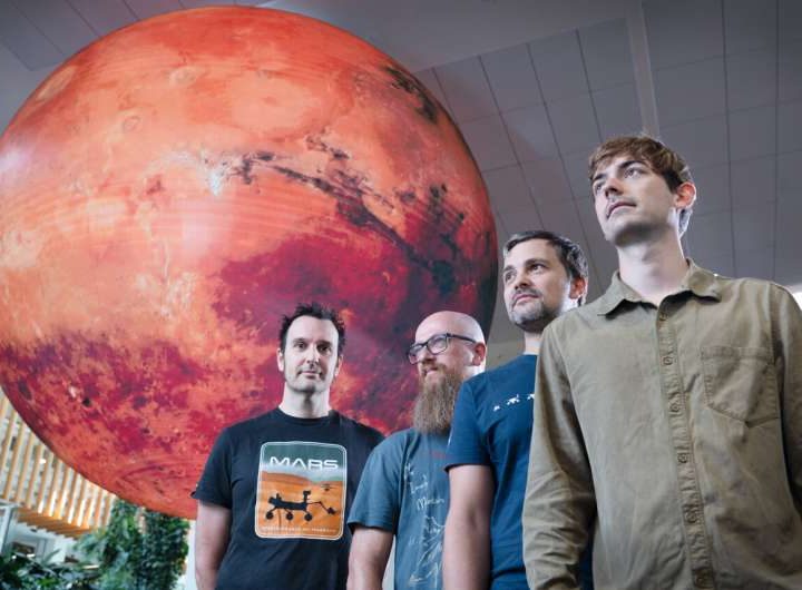 Crystal clues on Mars point to watery and possibly life-supporting past