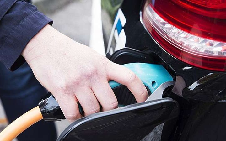 Smart energy management system optimizes home energy use