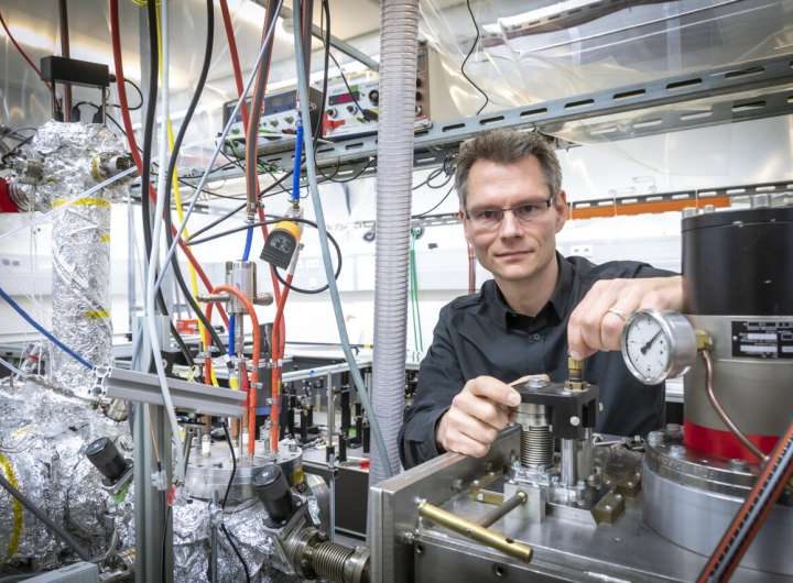How chemical bonds are formed: Physicists observe energy flow in real time