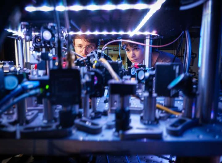 Quantum navigation device uses atoms to measure acceleration in 3D