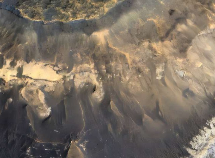 Thick clay layers on Mars may have been stable place for ancient life