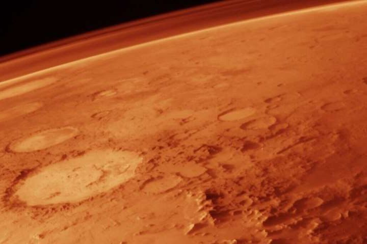 Study suggests liquid brines could form on Mars’ surface during seasonal frost melting