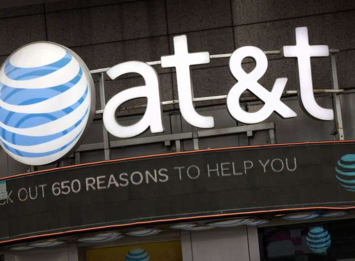 AT&T snatches up wireless spectrum licenses from EchoStar for $23 billion
