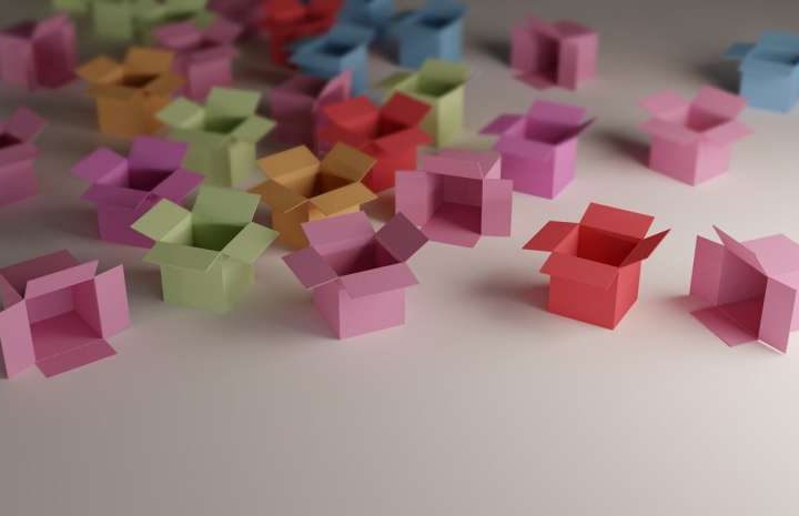 Smart packaging reveals product condition through color changes