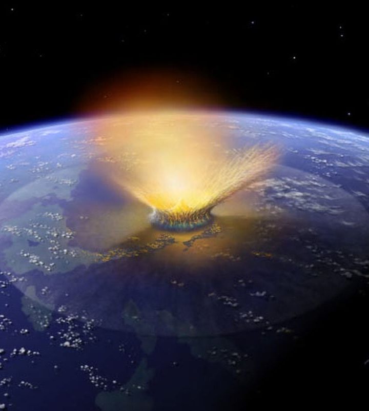 Icy Comets Can Alter Exoplanet Atmospheres and Shape Habitability