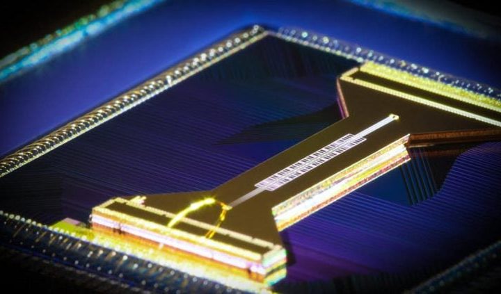 Quantum Computers Mimic Black Holes To Probe Cosmic Secrets