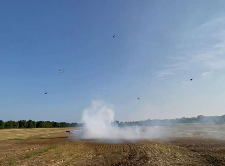 AI-equipped aerial robots help track and model wildfire smoke