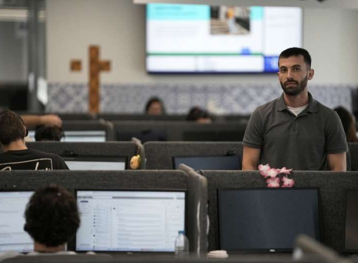 AI shakes up the call center industry, but some tasks are still better left to the humans