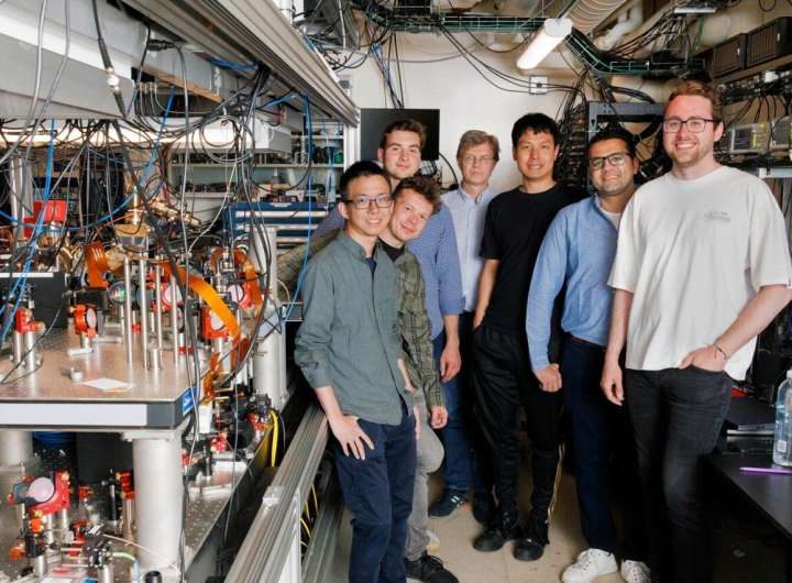 Physicists demonstrate 3,000 quantum-bit system capable of continuous operation