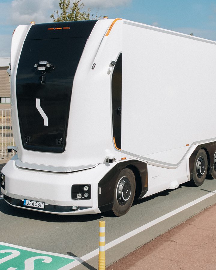 Fully autonomous heavy-duty truck operates on Belgian public road in world first