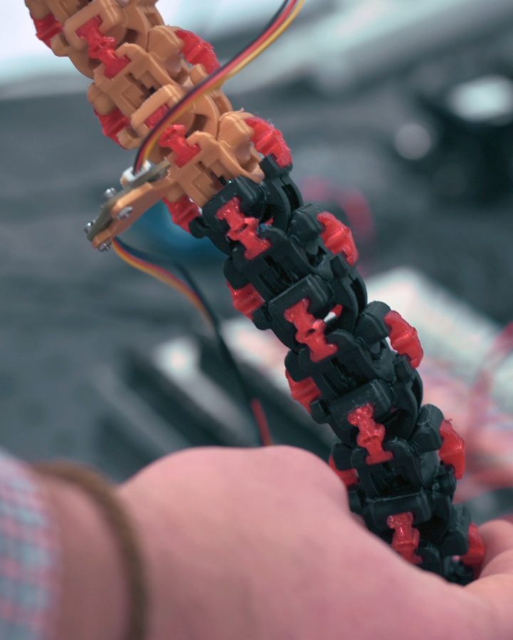 Tentacle-like underwater robot aims to cut costs and boost precision in offshore inspections