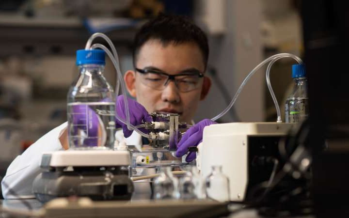 Dirty water boosts prospects for clean hydrogen