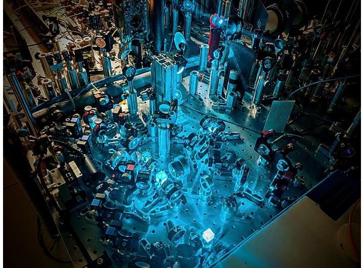 Quantum radio antenna uses Rydberg states for sensitive, all-optical signal detection