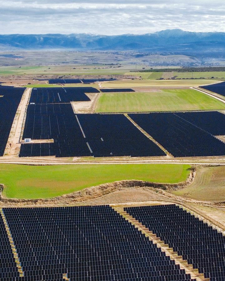 Apple to develop 650MW solar and wind farms across Europe