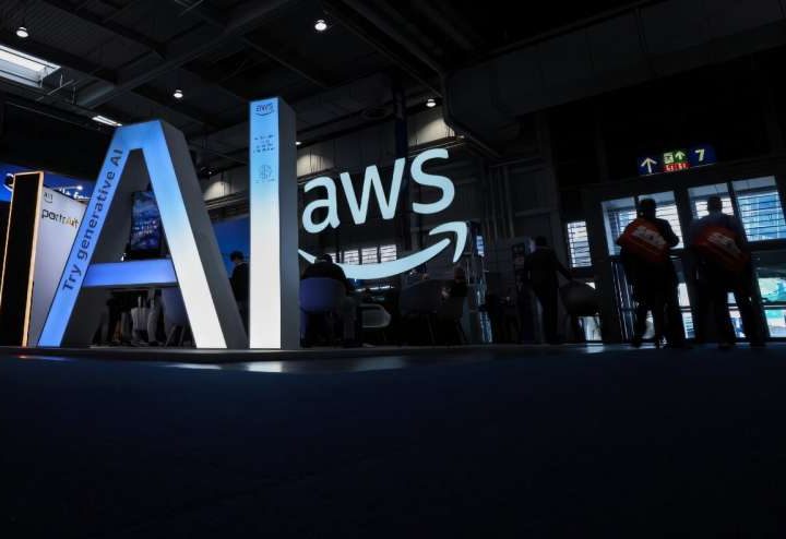 Amazon unveils new AI chip in battle against Nvidia