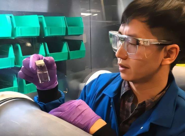 Ionic liquids slow perovskite degradation: Solar cells retain 90% performance at 90°C