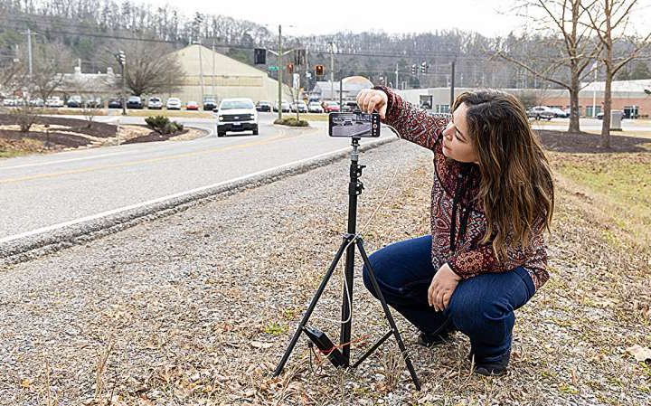 Decoding the shadows: Vehicle recognition software uncovers unusual traffic behavior