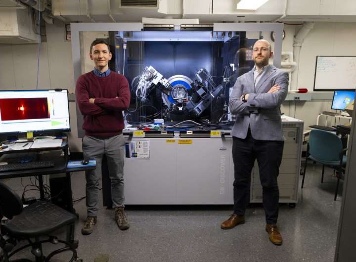 Neutron scattering helps clarify magnetic behavior in altermagnetic material