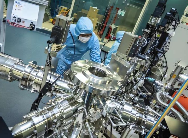 Proof-of-concept quantum battery shows faster charging as it gets larger