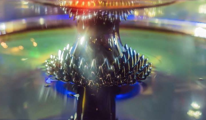 Liquid crystal phase in antiferromagnets can be detected electrically