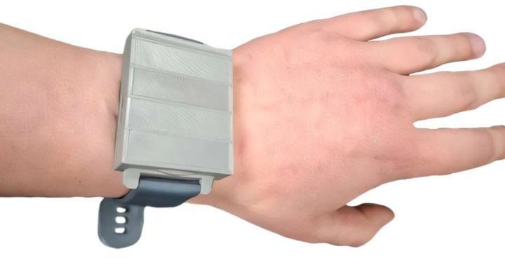 Smartwatch-like device could help detect plastic particles in the human body