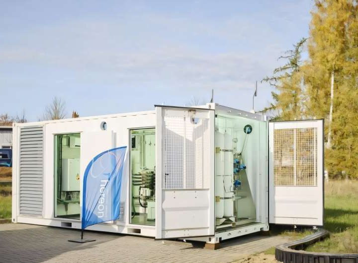 Hydrogen doubles as coolant and working gas in new metal hydride compressor