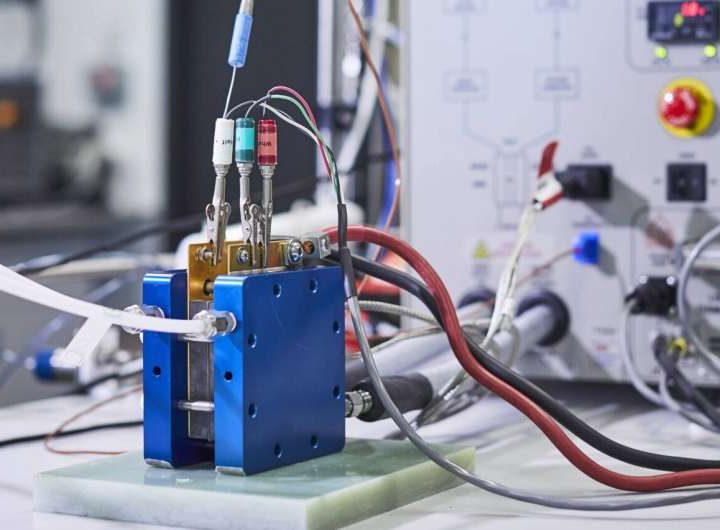 New hydrogen fuel cell design could unlock key clean energy technology