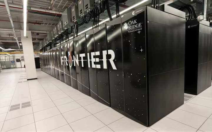 Tag-teaming turbulence: Frontier supercomputer trains AI to model cosmic storms