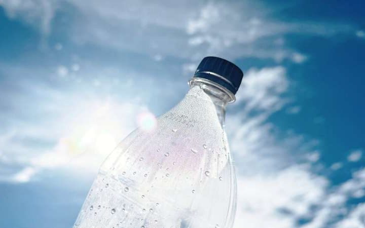 Solar photoreforming turns plastic waste into clean fuel at low temperatures